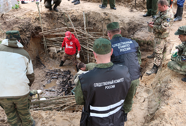СК России и поисковики обнаружили братскую могилу в Брянской области на месте концлагеря «Дулаг №142»