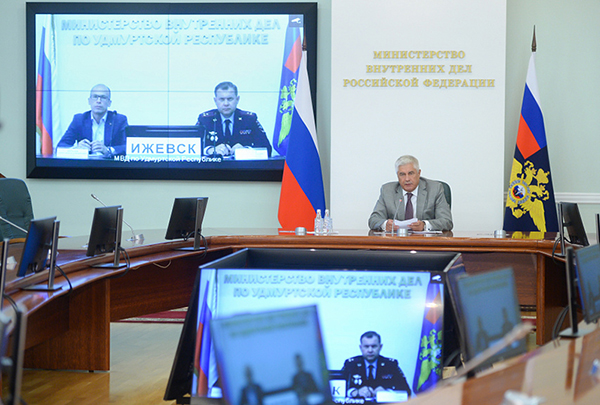Колокольцев представил личному составу новых руководителей МВД двух регионов