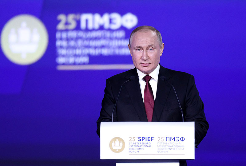 Владимир Путин на ПМЭФ 2022