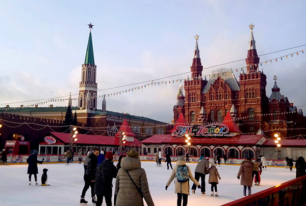 В Москве заработали более 150 ледовых катков и более тысячи хоккейных коробок на сезон 2021-2022